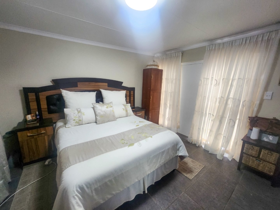 4 Bedroom Property for Sale in Wilgenhof Free State